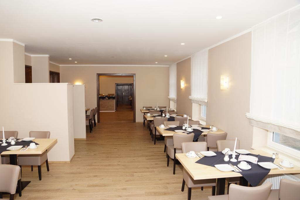 Hotel Deutsches Haus Бломберг Экстерьер фото